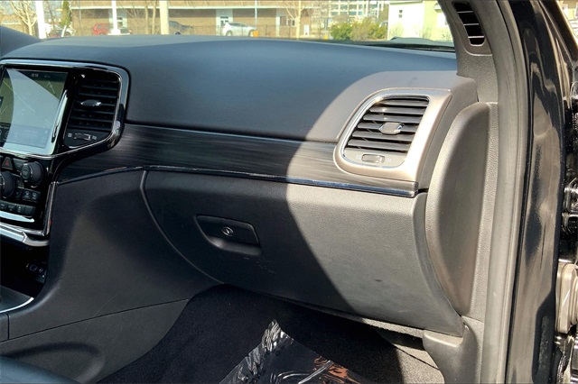 Vehicle image 16 of 34
