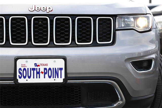 Vehicle image 10 of 32