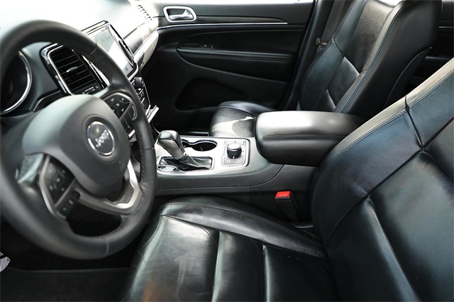 Vehicle image 13 of 32