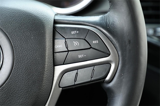 Vehicle image 16 of 32