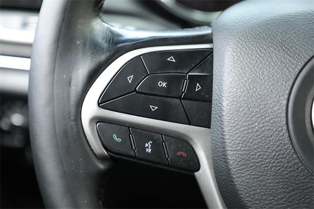 Vehicle image 17 of 32