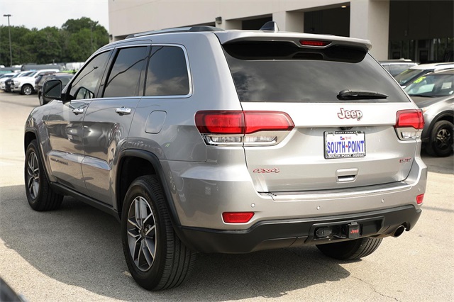 Vehicle image 7 of 32