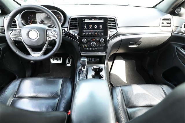 Vehicle image 27 of 32