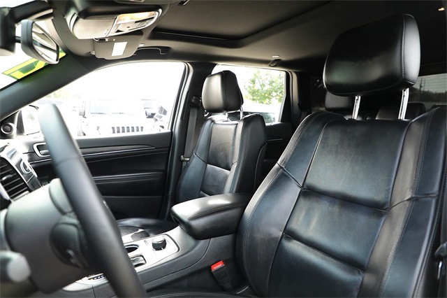 Vehicle image 14 of 32