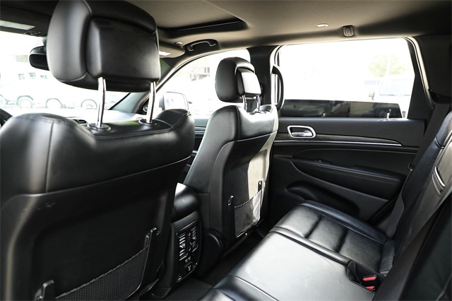 Vehicle image 29 of 32