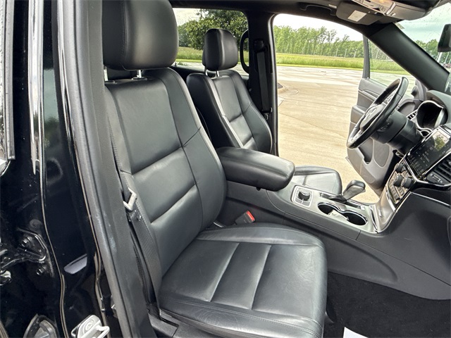 Vehicle image 18 of 48
