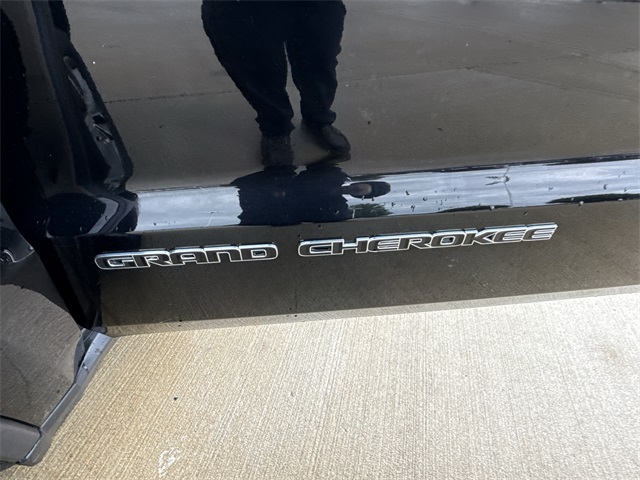 Vehicle image 42 of 48