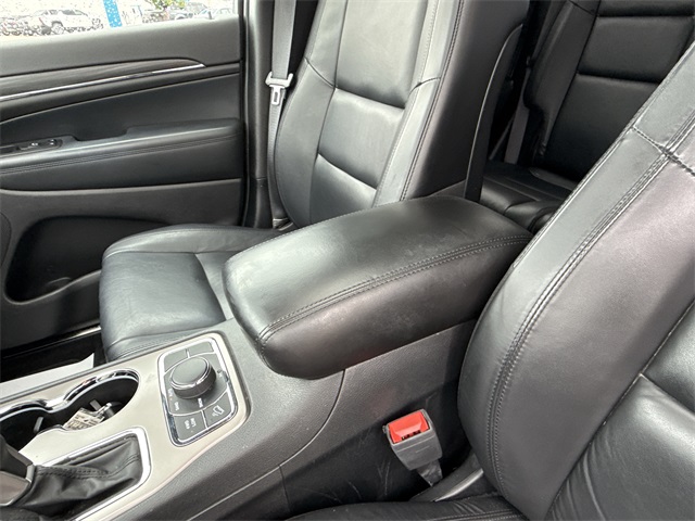 Vehicle image 39 of 48