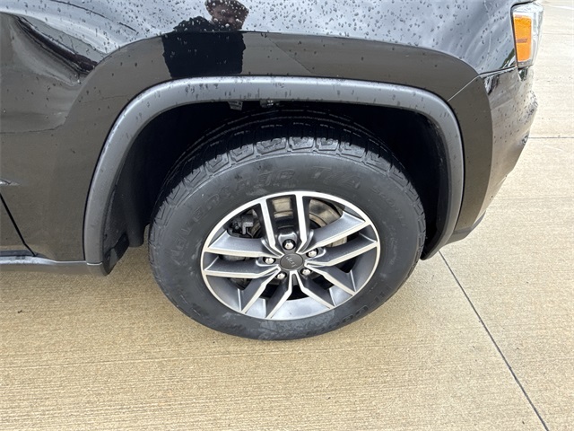 Vehicle image 11 of 48