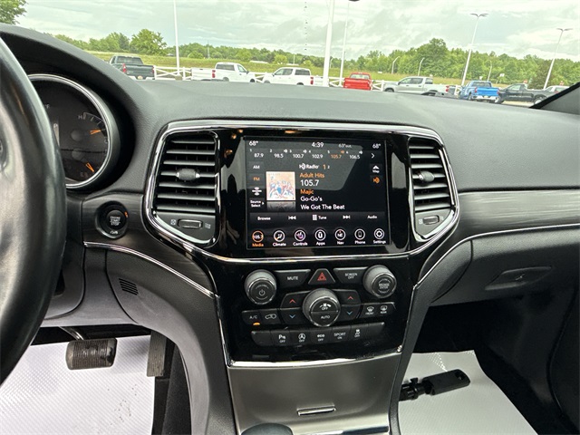 Vehicle image 26 of 48
