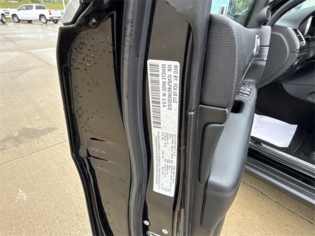 Vehicle image 38 of 48