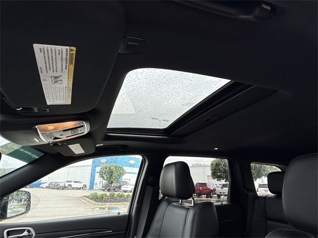 Vehicle image 43 of 48