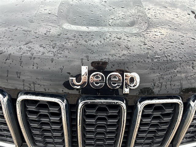 Vehicle image 44 of 48