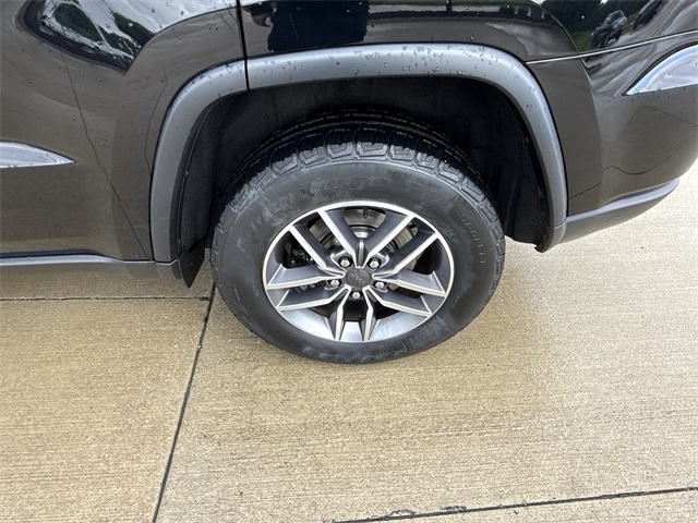 Vehicle image 12 of 48