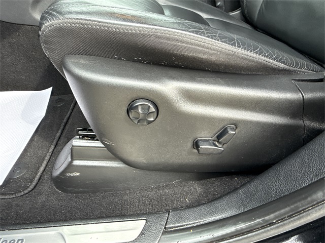 Vehicle image 47 of 48