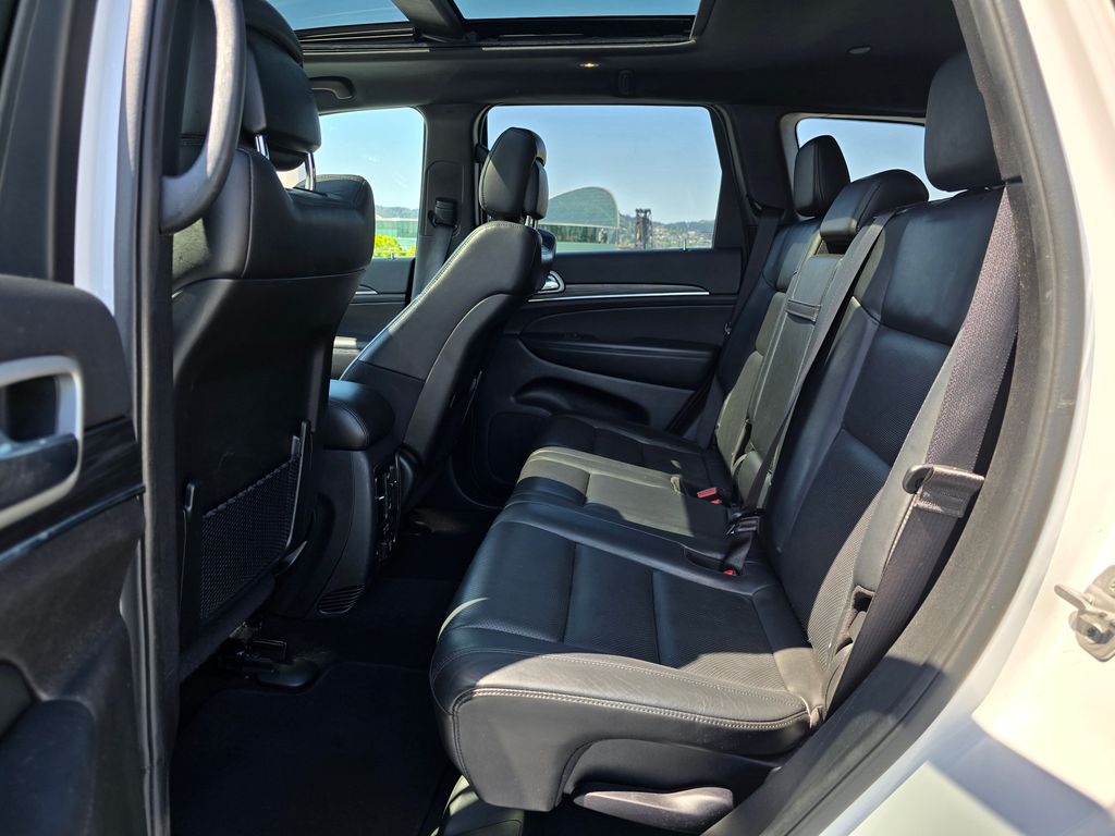 Vehicle image 20 of 30