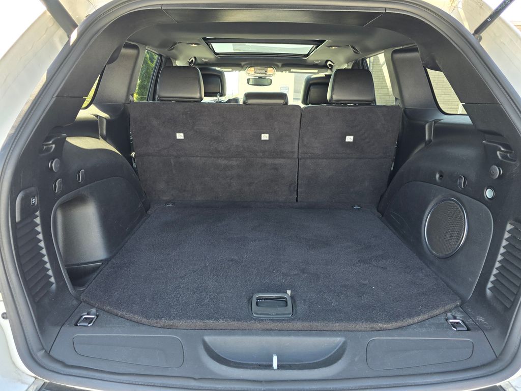 Vehicle image 18 of 30