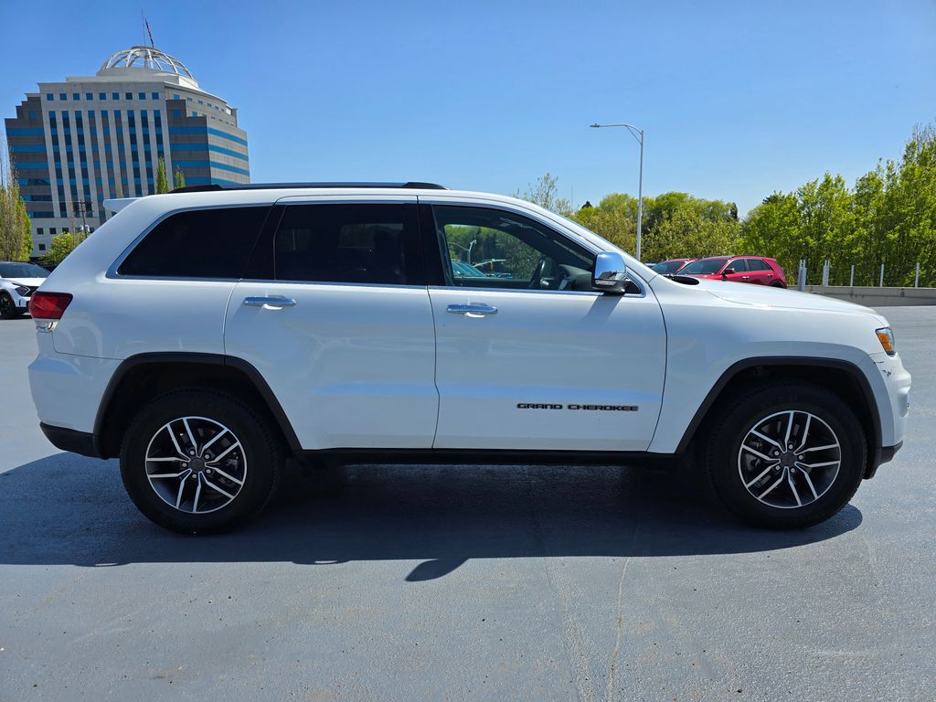 Vehicle image 4 of 30