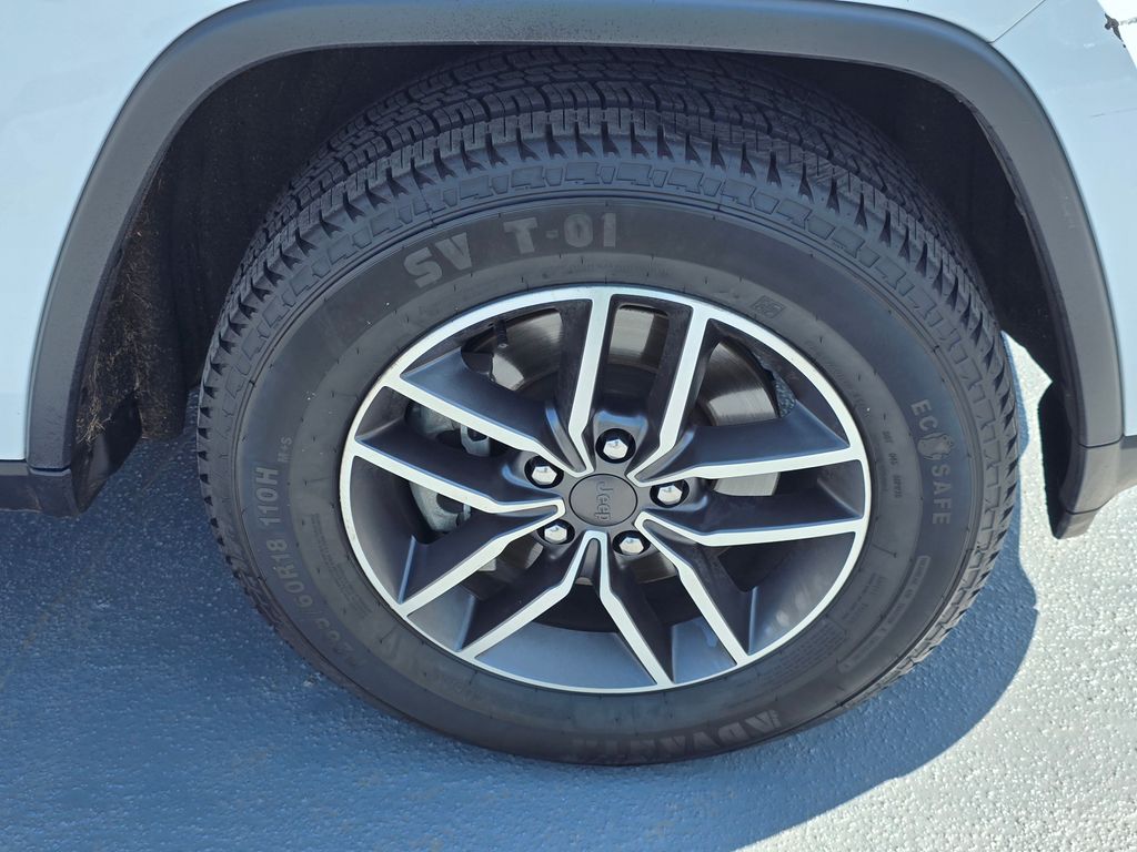 Vehicle image 9 of 30