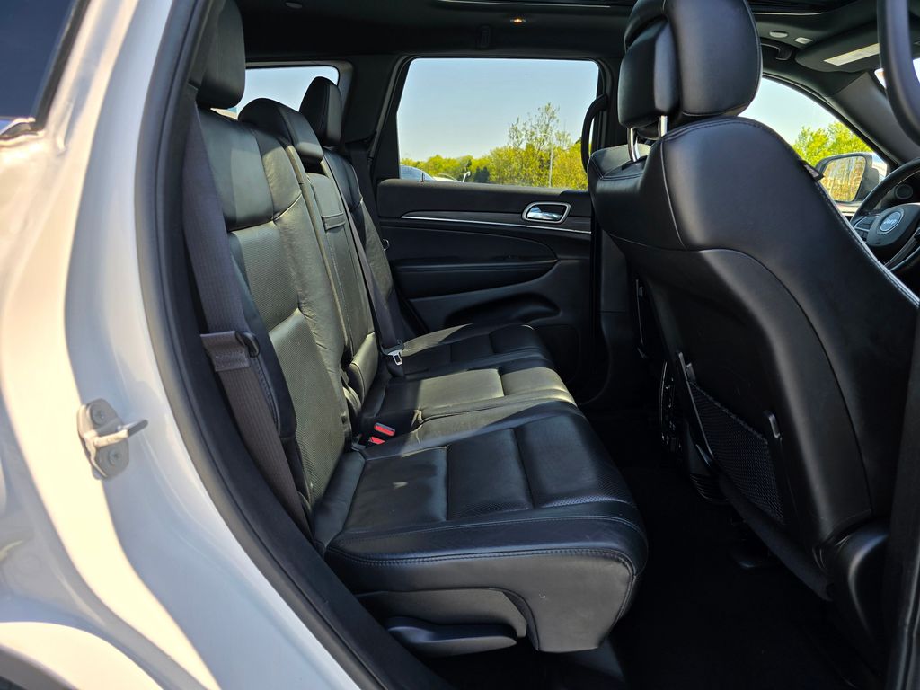 Vehicle image 15 of 30