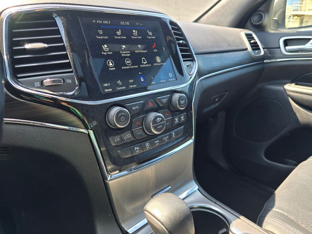 Vehicle image 29 of 30
