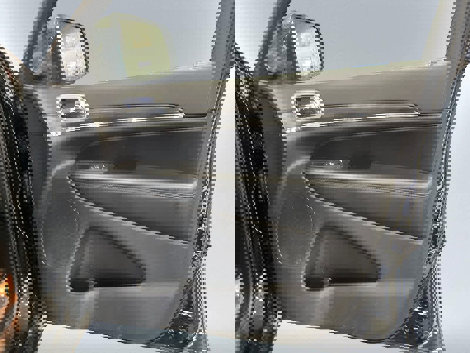 Vehicle image 16 of 20