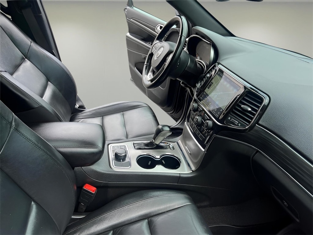 Vehicle image 26 of 36