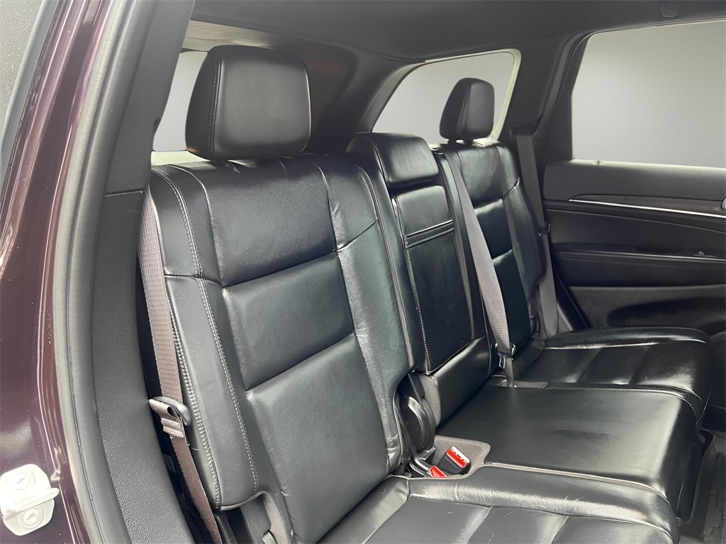 Vehicle image 10 of 36