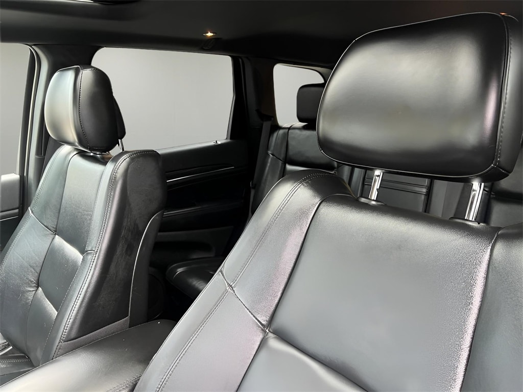 Vehicle image 14 of 36