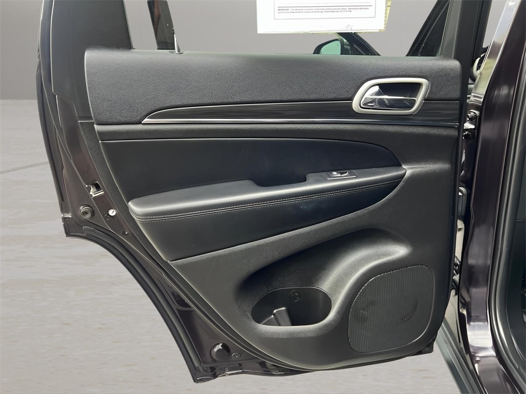 Vehicle image 28 of 36