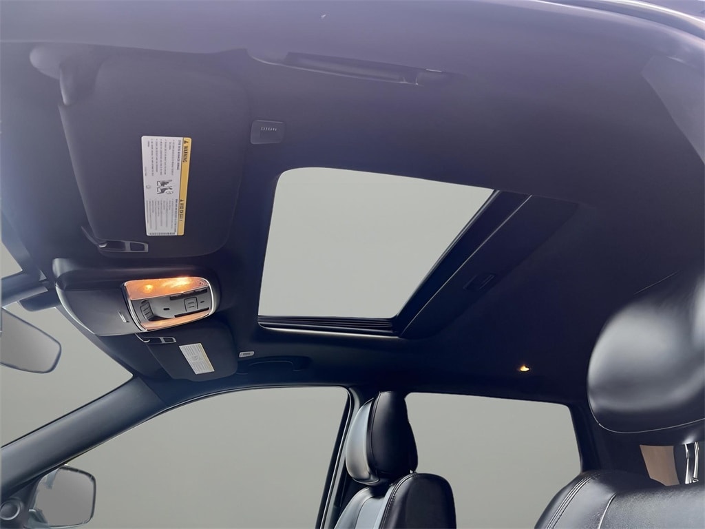 Vehicle image 21 of 36