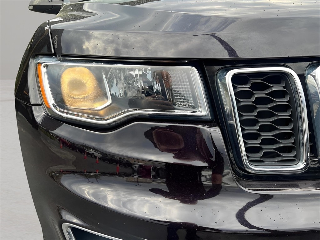 Vehicle image 32 of 36