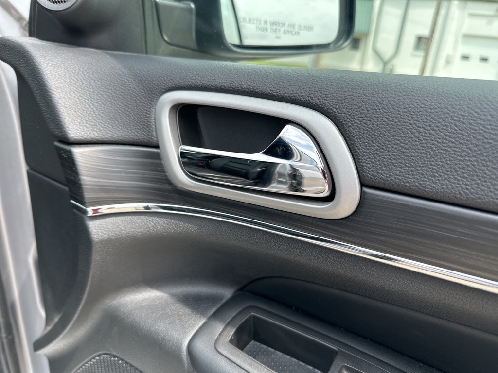 Vehicle image 23 of 41