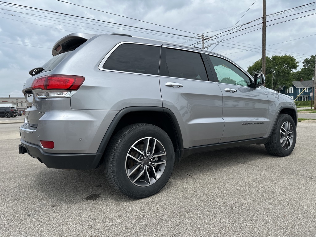 Vehicle image 4 of 41