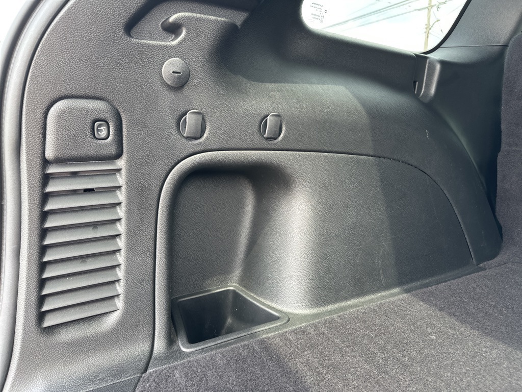 Vehicle image 10 of 41