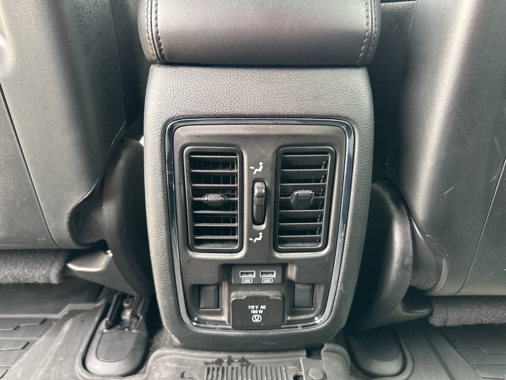 Vehicle image 39 of 41