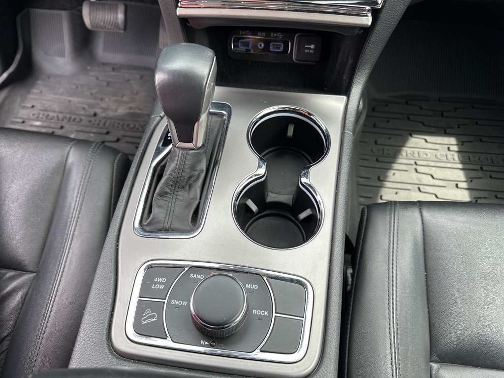 Vehicle image 37 of 41