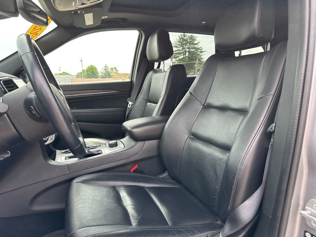 Vehicle image 12 of 41