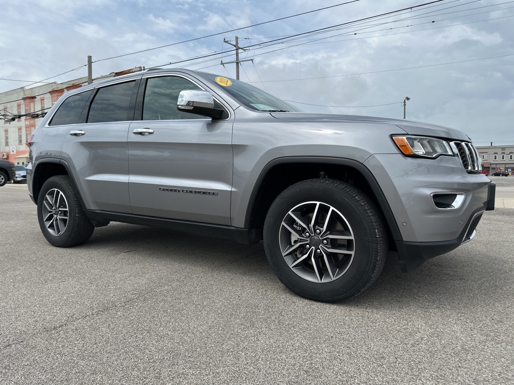 Vehicle image 2 of 41
