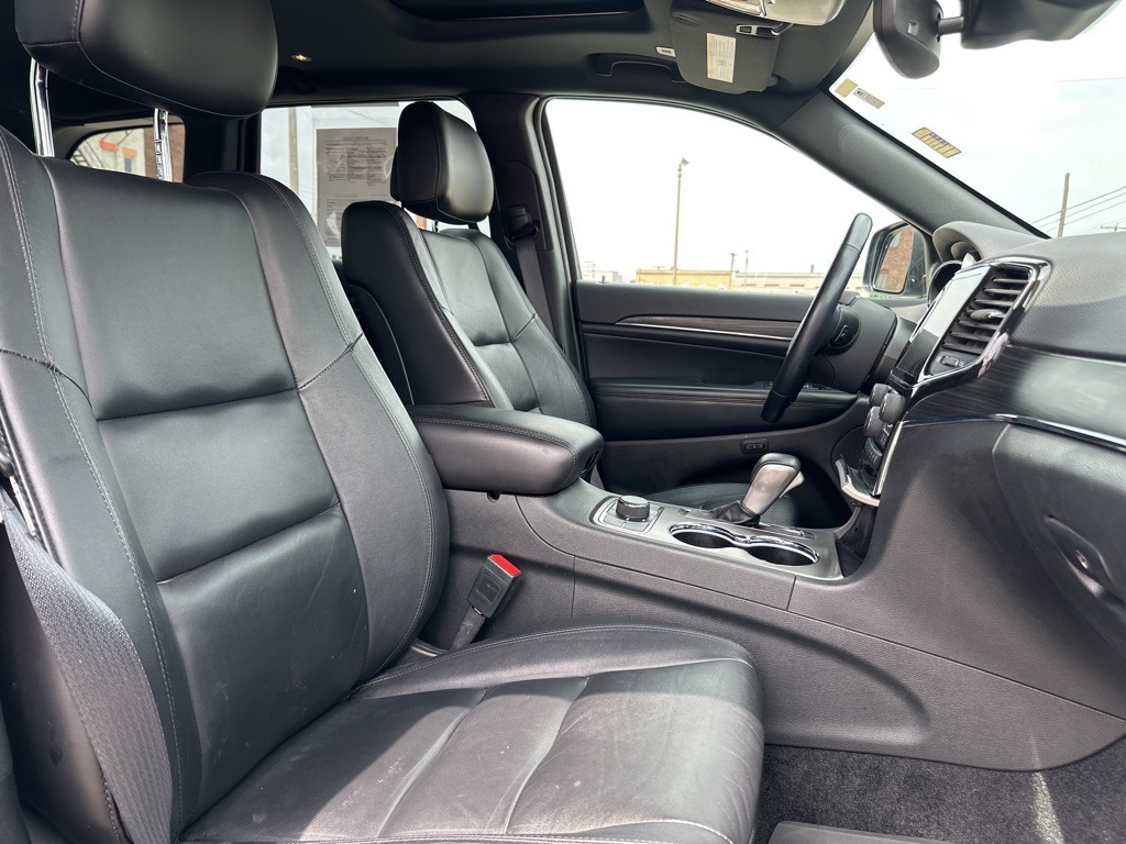 Vehicle image 18 of 41