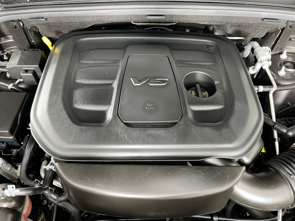 Vehicle image 32 of 34