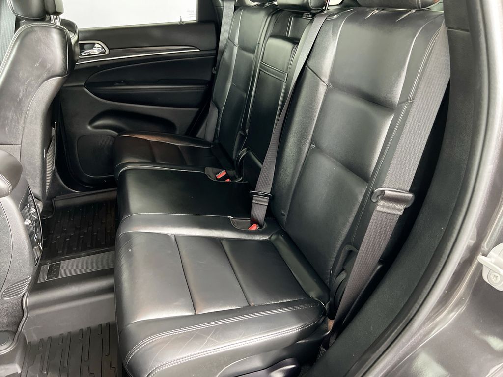 Vehicle image 26 of 34