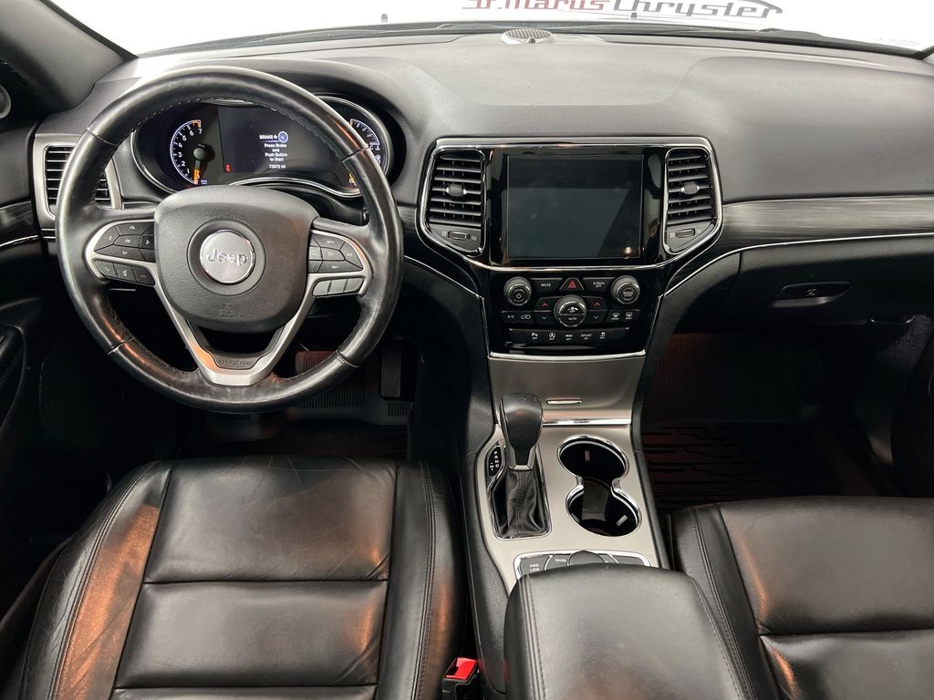 Vehicle image 24 of 34