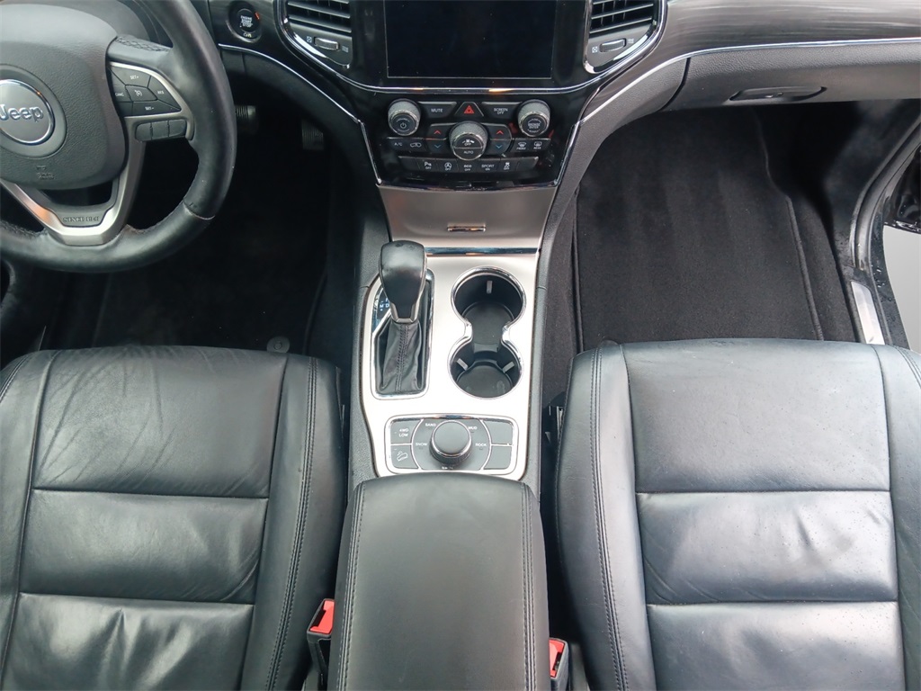 Vehicle image 10 of 25
