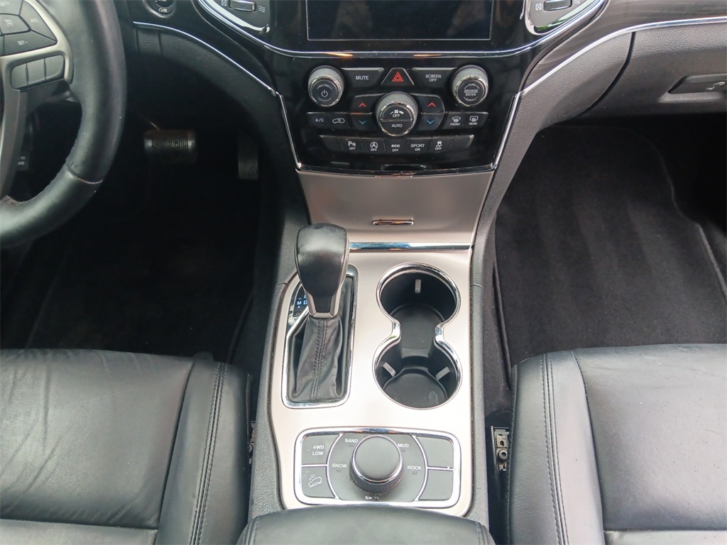 Vehicle image 11 of 25