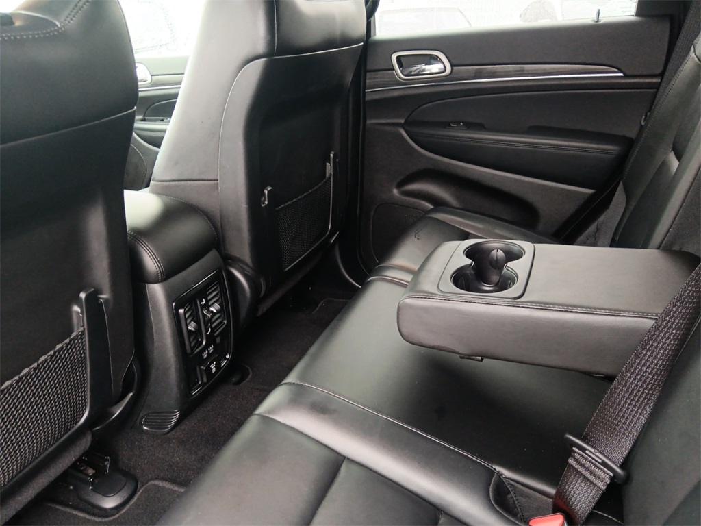 Vehicle image 22 of 25