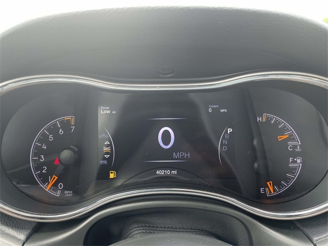 Vehicle image 18 of 40
