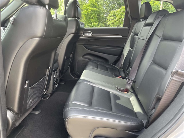 Vehicle image 12 of 40