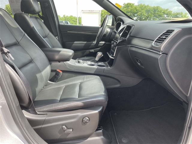 Vehicle image 13 of 40