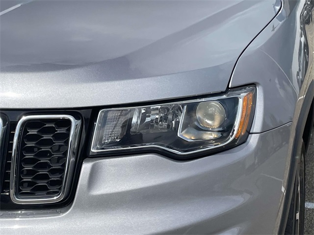 Vehicle image 36 of 40